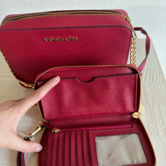 Michael Kors Burgundy Crossbody Bag with Gold Chain - Picture 5 of 5